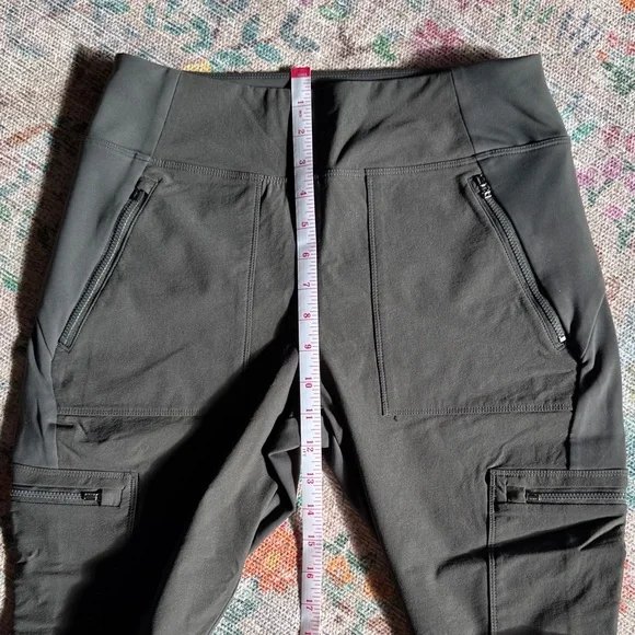 Athleta Olive Green Headland Cargo Leggings Women’s 10 Like New - Picture 4 of 9